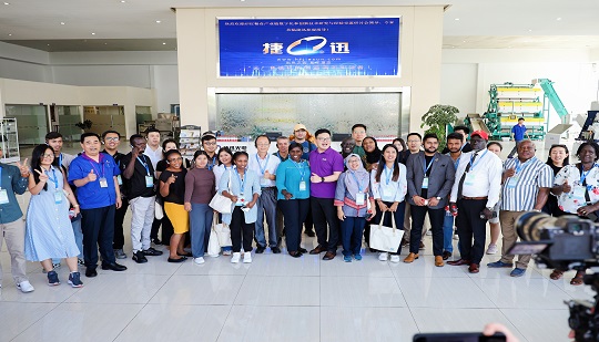 Jiexun brilla en el Seminario de Digitalización de Alimentos de la APEC, mostrando la fabricación inteligente de China a los líderes de la industria global.